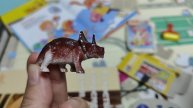 играем в динозавров для детей