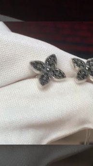 Пусеты из серебра с шпинелью 1,75 г