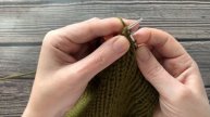Простая шапка с интересной макушкой #knitting #tutorial #NataliVerezhu #шапкаспицами