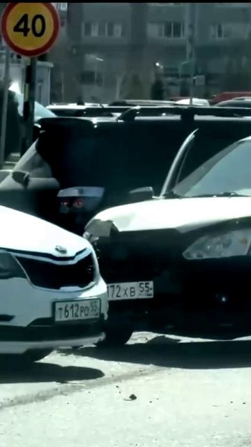Авария на дороге с участием такси
