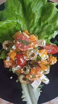 Полезный салат из тыквы и брынзы.