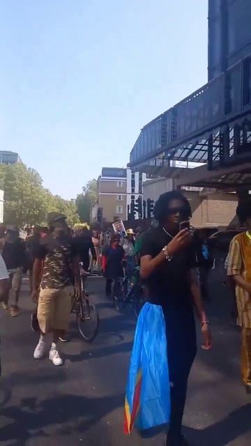 🔴В Лондоне прошла демонстрация выходцев с чёрного континента под лозунгом «Колонизаторы – вон!»😆🔴