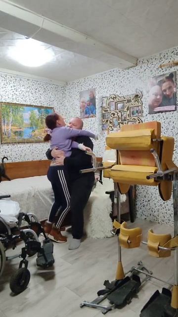 Блин было трудно и смешно, боюсь сделать больно Кате 🥰 #реабилитацияРС #рассеянныйсклероз