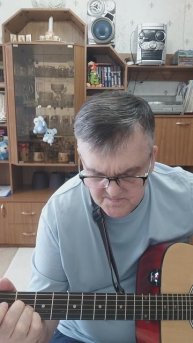 " Италия. Комо" - автор слов и музыки Александр Власов.