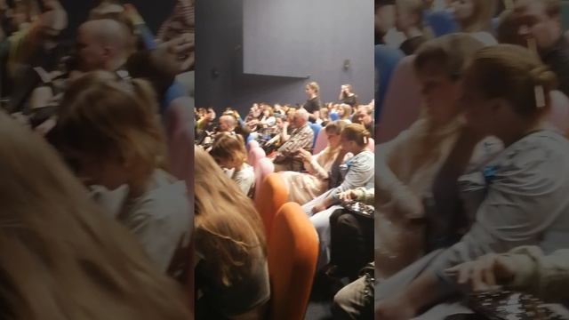 VID_20250425_185035.mp4