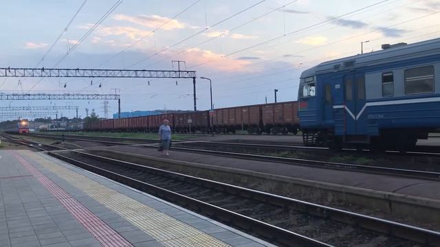 ЭР9ТМ[#801] и, ЭР9Т[#715] Прибывают на станцию Жодино.
