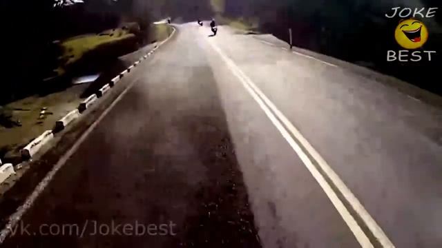 Розыгрыши, приколы и просто шутки здесь.