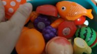 играем в детские игрушечные продукты на липучках для малышей