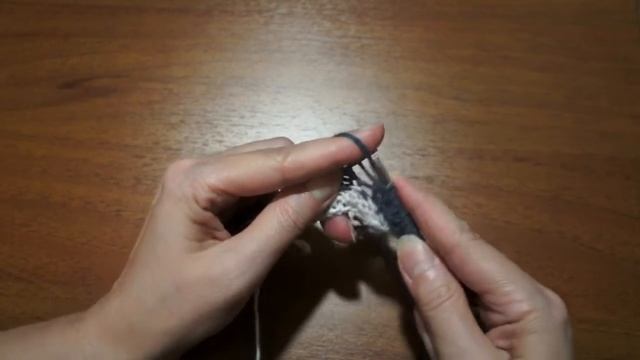 Шапка бини из пряжи пух норки. 2 шапки в одной.