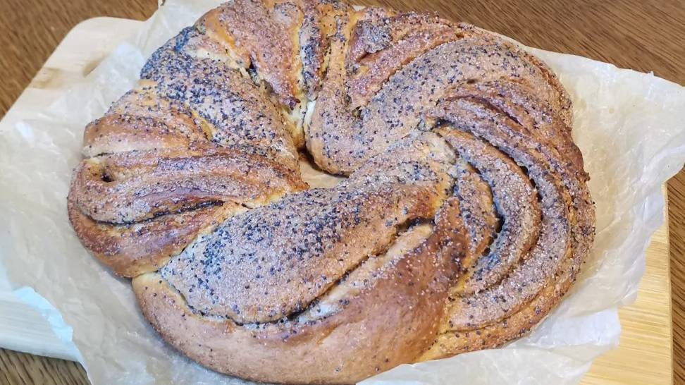 Рецепт пирога в духовке. Рецепты из творога. Выпекаем простой пирог с творогом.