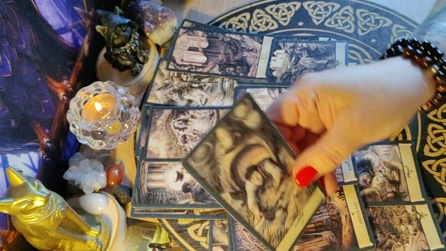 На что откроются глаза 🔮 таро расклад