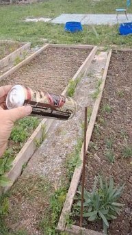 Самоделка приспособление отпугиватель кротов своими руками #diy #полезныесоветы #хитрости