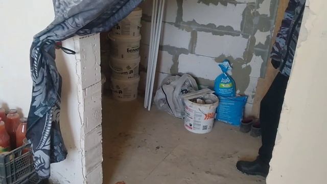 уборка курятника и убрали двух петухов.