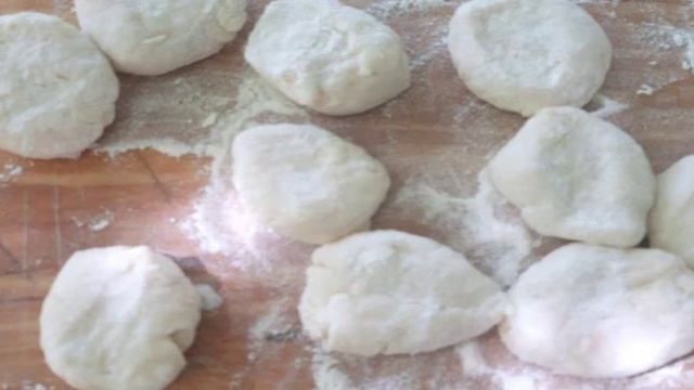 Вареники с вишнями в мультиварке
