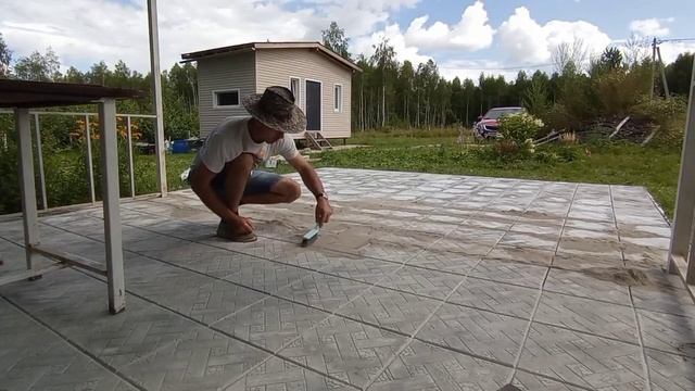 Тротуарная плитка своими руками. Доделал беседку, всё хорошо.