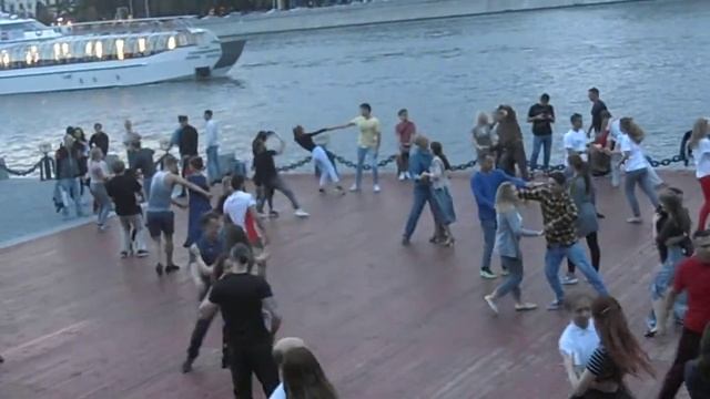 Парк Горького Москва 2019
