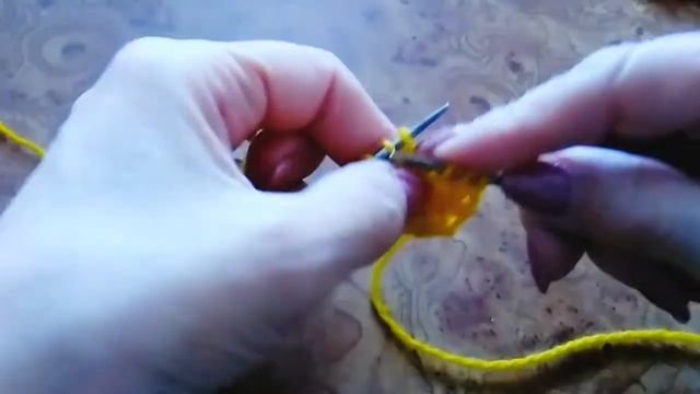 Оригинальный узор спицами.