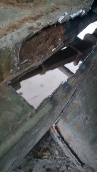 Газ-51 вырезаем гнилые места плазморезом