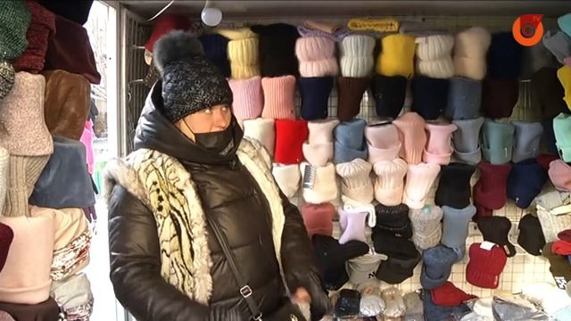 В холода шапка - обязательный аксессуар. Что предлагают в Мариуполе?