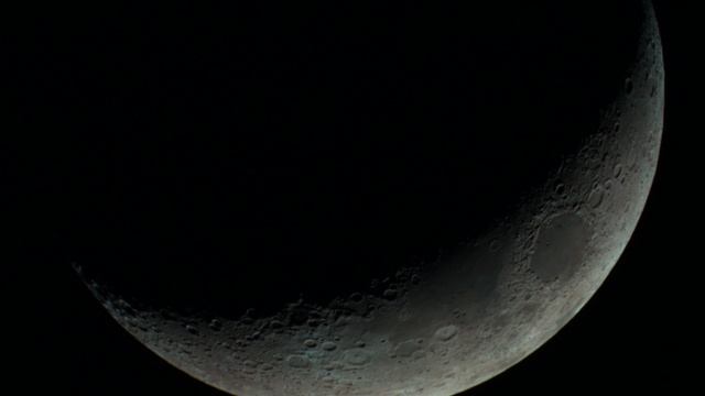 Луна цветная  2025.05.01 20:43