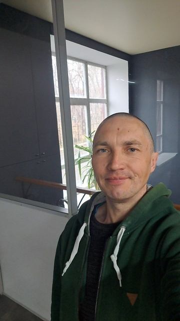 Продолжите фразу: Я играю на?
