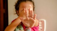 СКРИМЕРЫ В ДЕТСКОМ САДУ: камеры зафиксировали ИЗБИЕНИЕ детей воспитателями в Челябинске!