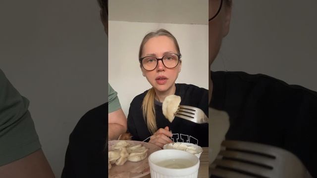 МУКБАНГ/ДОМАШНИЕ ПЕЛЬМЕШКИ НА ЗАВТРАК 🥟ООООЧЕНЬ ВКУСНО 😋