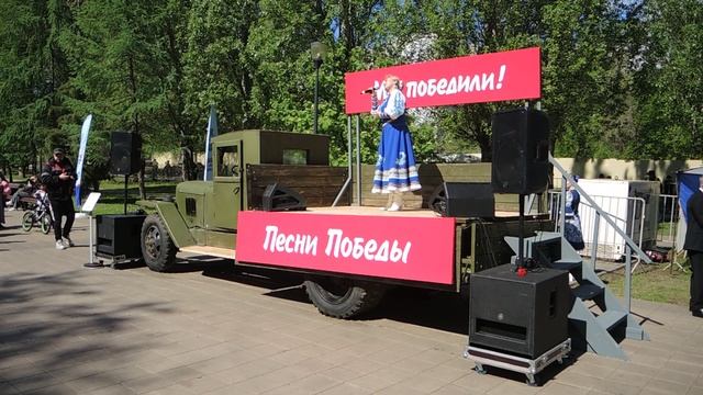 Самара • Первомай 2025. Елена Гуляева. «Течёт река Волга».