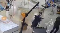 Во время тестирования робот вышел из-под контроля