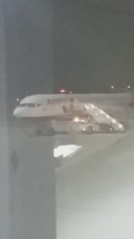 Самолёт АК Азур Эйр готовят к полету на о. Пхукет