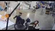 Во время тестирования робот вышел из-под контроля.