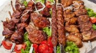 Шашлык — блюдо производное из кусочков мяса, нанизанных на шампур и приготовленных на жаре...