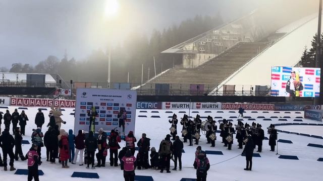 Биатлон кубок мира 2024 Холменколлен индивидуальная гонка награждение Лагрейд Тарьей Бё Кристиансен