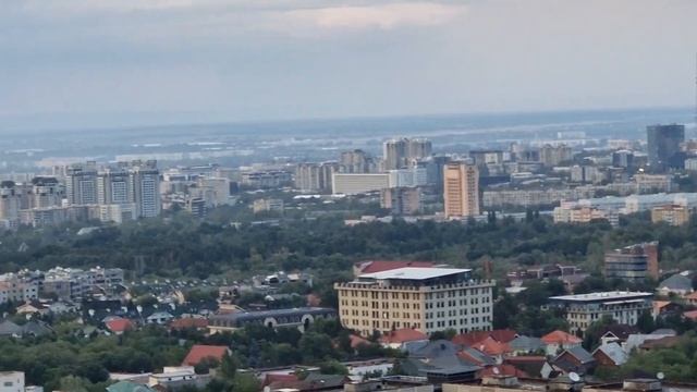 Вид на город Алматы и Кок-Тобе. Телебашня. Небл. Облака. Закат - 1 Minute Story NS