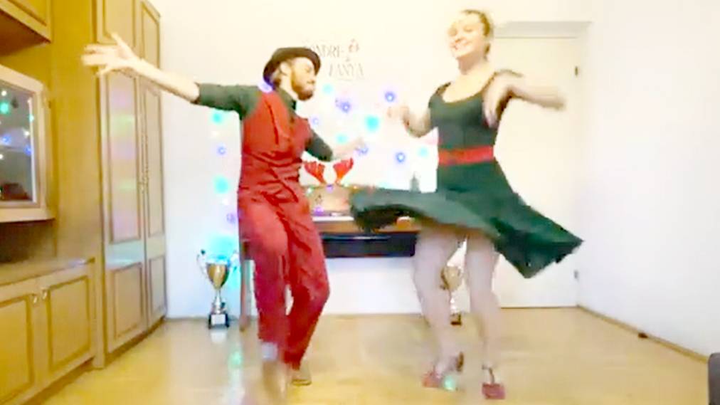 Sondre & Tanya's Christmas Calendar - 3rd of December. Танцы