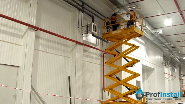 Високотехнологічне виробництво з виготовлення паперового пакування — РОБОТА МОНТАЖНИКІВ