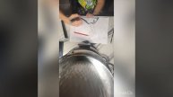Рисуем пришельца с человеком на руках