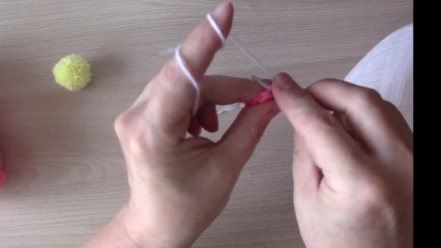 A flower made of yarn. Цветок из пряжи.
