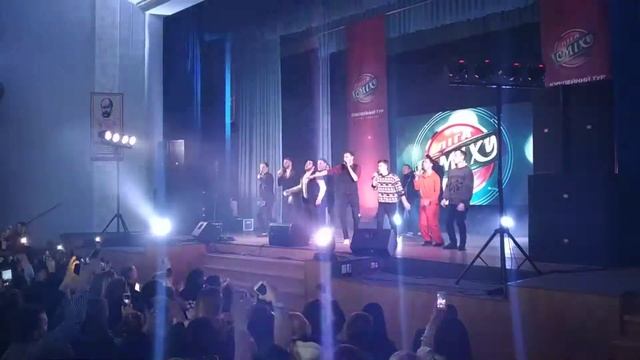 Фрагмент финальной песни от команд Лиги смеха в Мелитополе