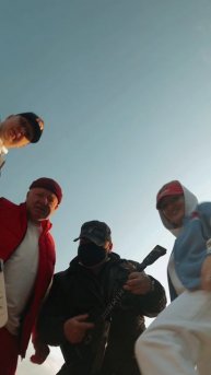 Прохожие останавливались, чтобы послушать.
А вам даже не надо останавливаться – заходите по ссылке