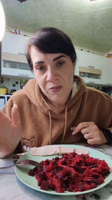 Меня бомбит просто,до чего же люди злые 😠