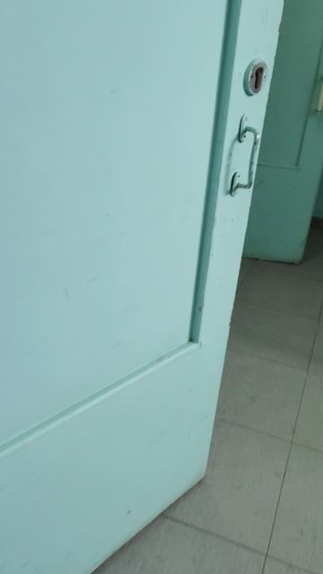 я пересмотрел 2 раз и у меня началась паранойя бегите!