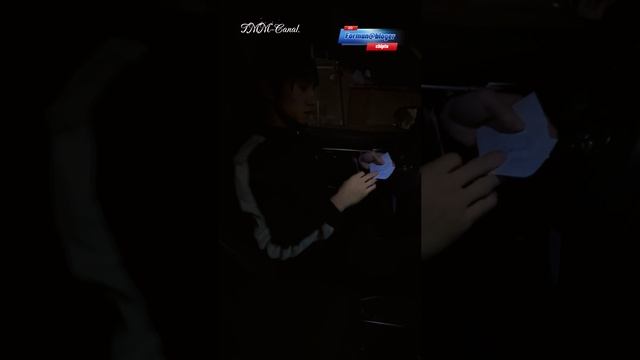 Forman @ bloger rus ayoli meni ko’rib, tanidi va mendan avtoulov o’yiniga 20 ta chipta sotib oldi. 2