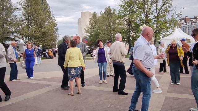 С капельками слёз..... 03.05.25.