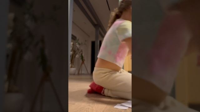 Как думаете, у меня получится наклеить НАКЛЕЙКИ???
