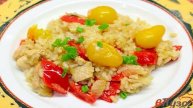Рис со свининой, перцем и черри