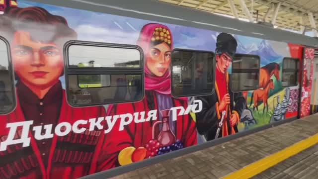 Новый поезд «Ласточка Диоскурия»: теперь из Сочи до Сухума быстрее и комфортнее! 🚆✨