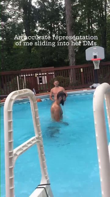 С горки 🎢 попой надо кататься.mp4