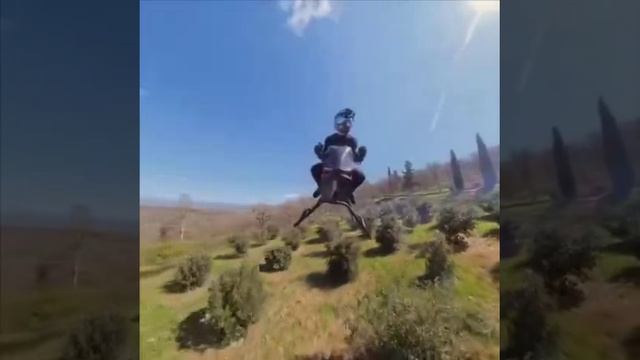 Мотоцикл из "Звёздных войн ".mp4