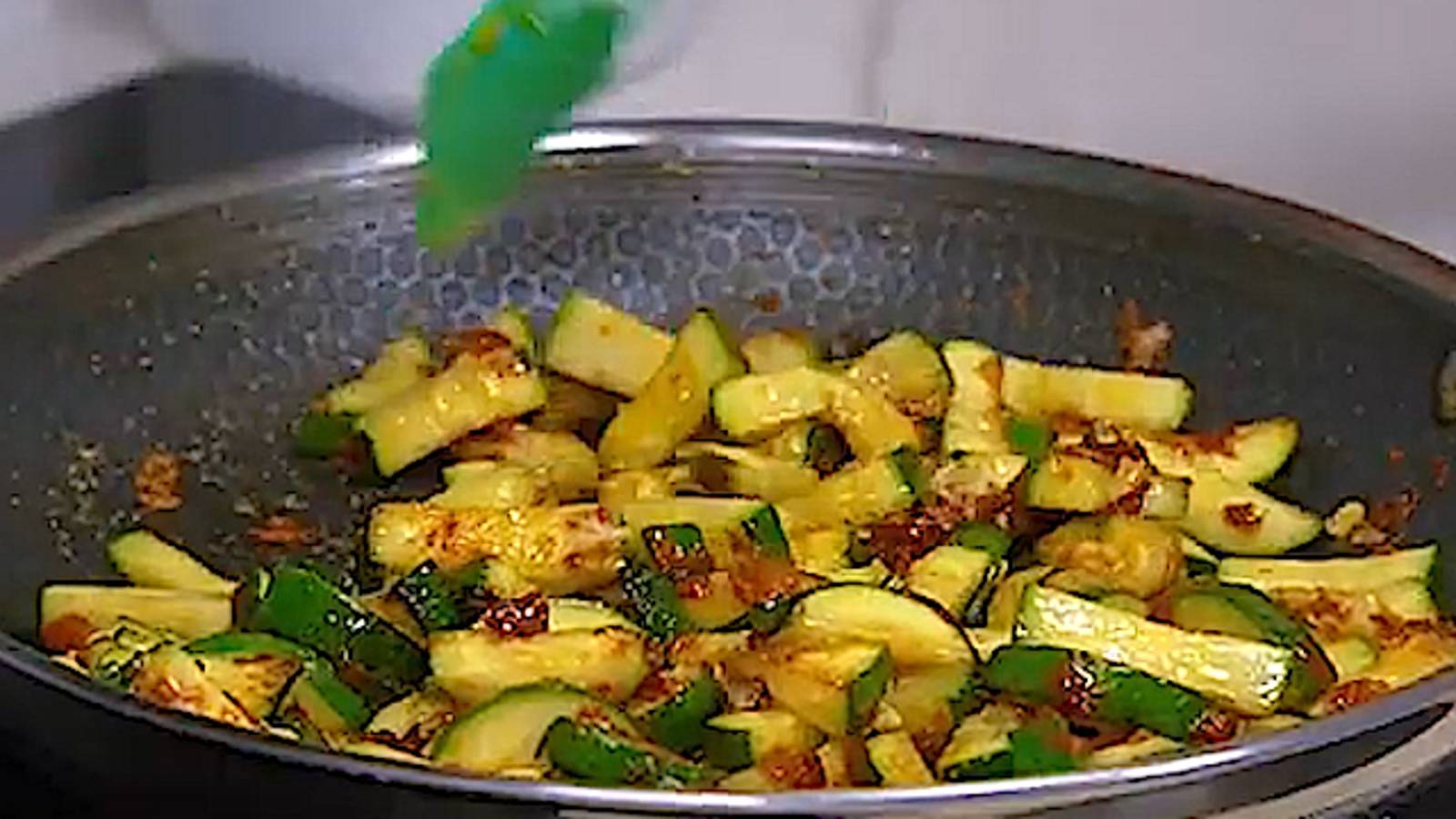 Вкуснота из кабачков. Рецепт на всё лето. Невероятно вкусно и просто!